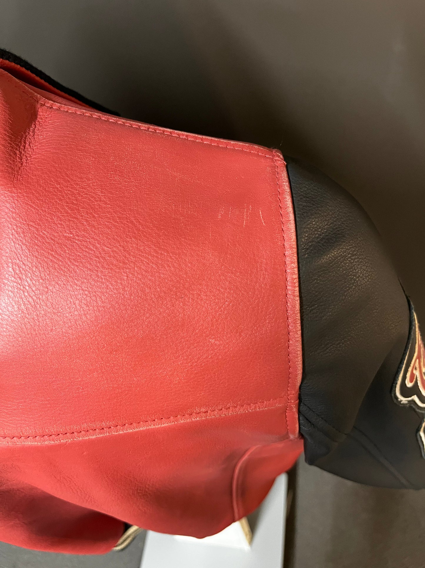 Blouson En Cuir rouge / noir SKATEBOARD COHIBA