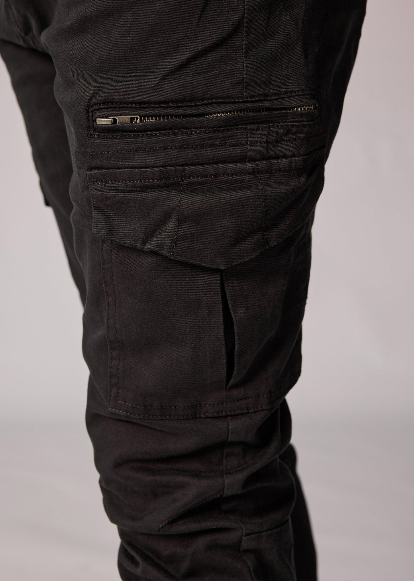 Chino noir LARGO MAHEVAN
