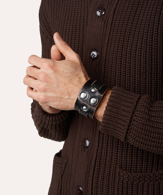 Bracelet noir en cuir 8PER285101