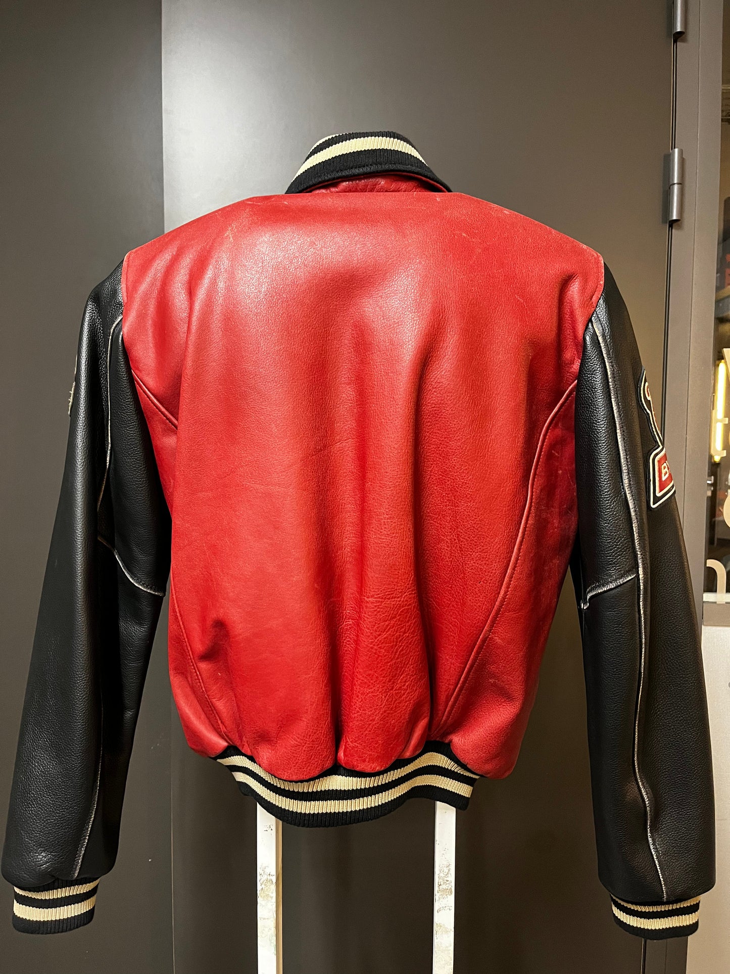 Blouson En Cuir rouge / noir SKATEBOARD COHIBA
