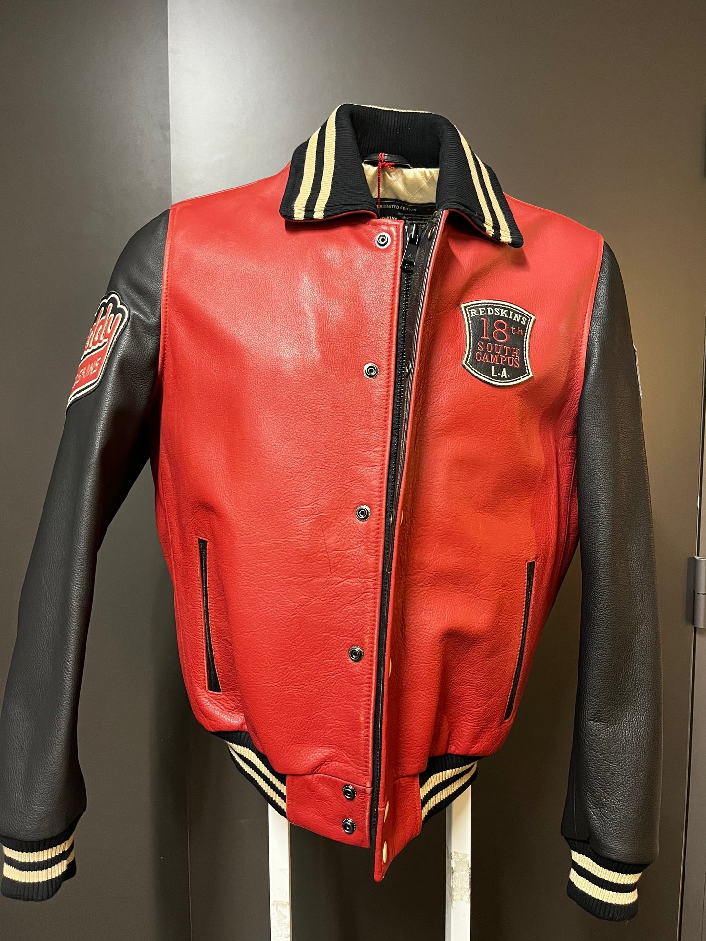 Blouson En Cuir rouge / noir SKATEBOARD COHIBA