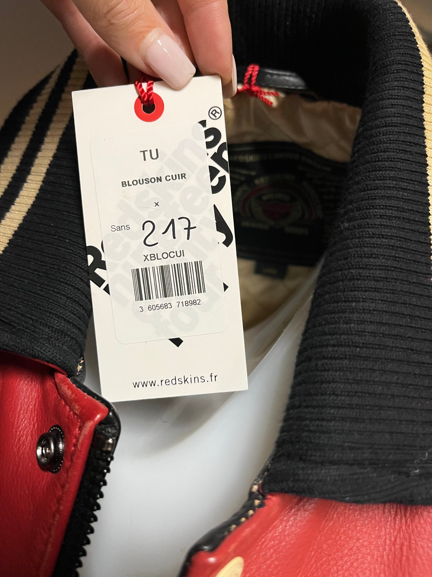 Blouson En Cuir rouge / noir SKATEBOARD COHIBA