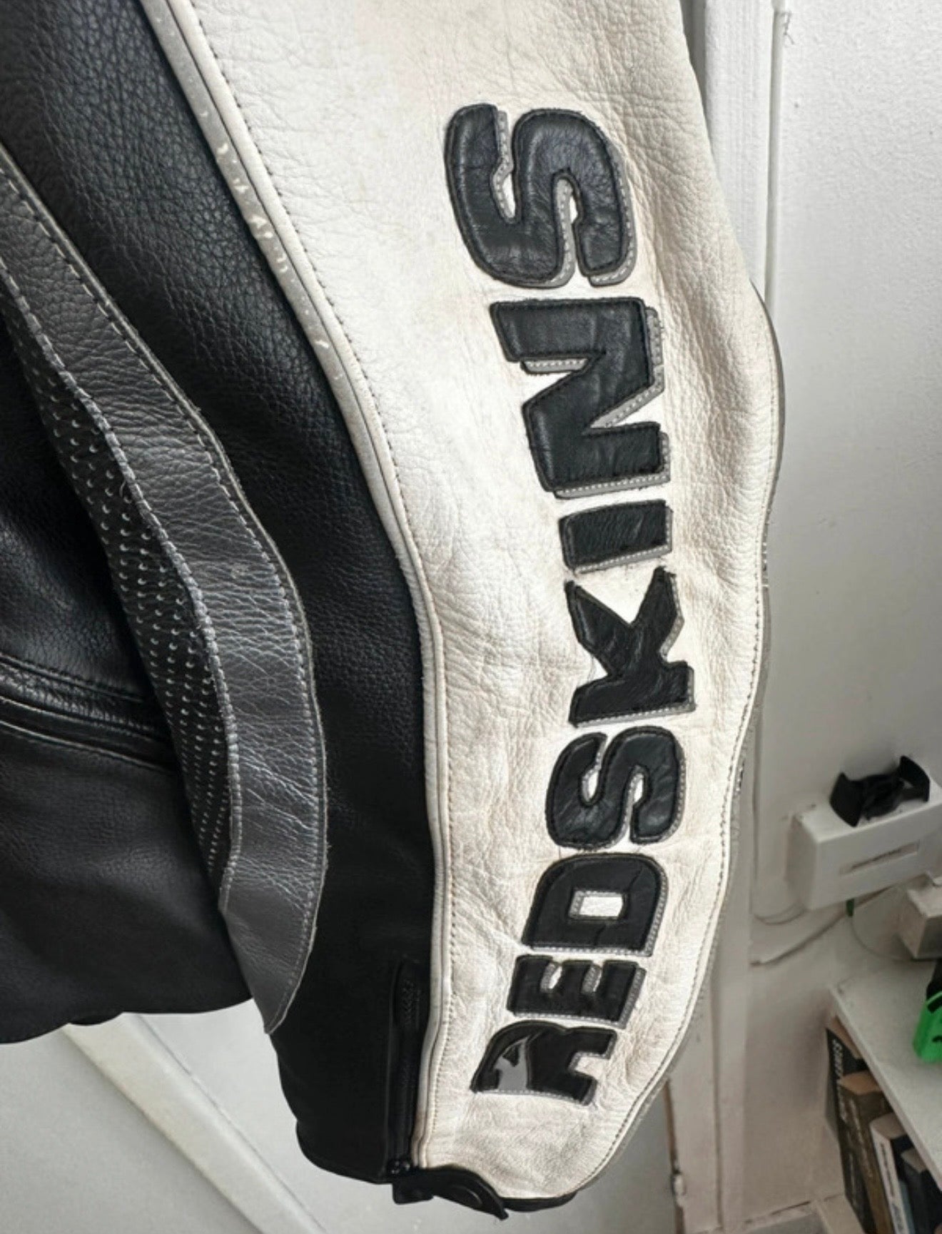 Blouson cuir moto noir et blanc