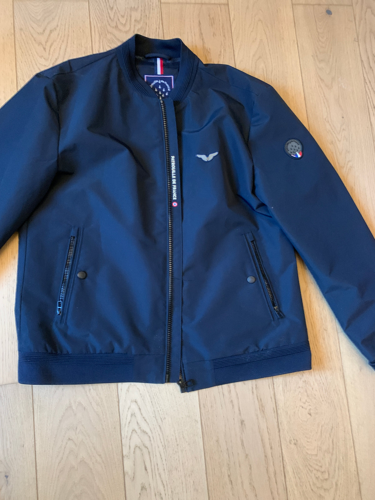 La veste imperméable Crew Airjet de la Patrouille de France