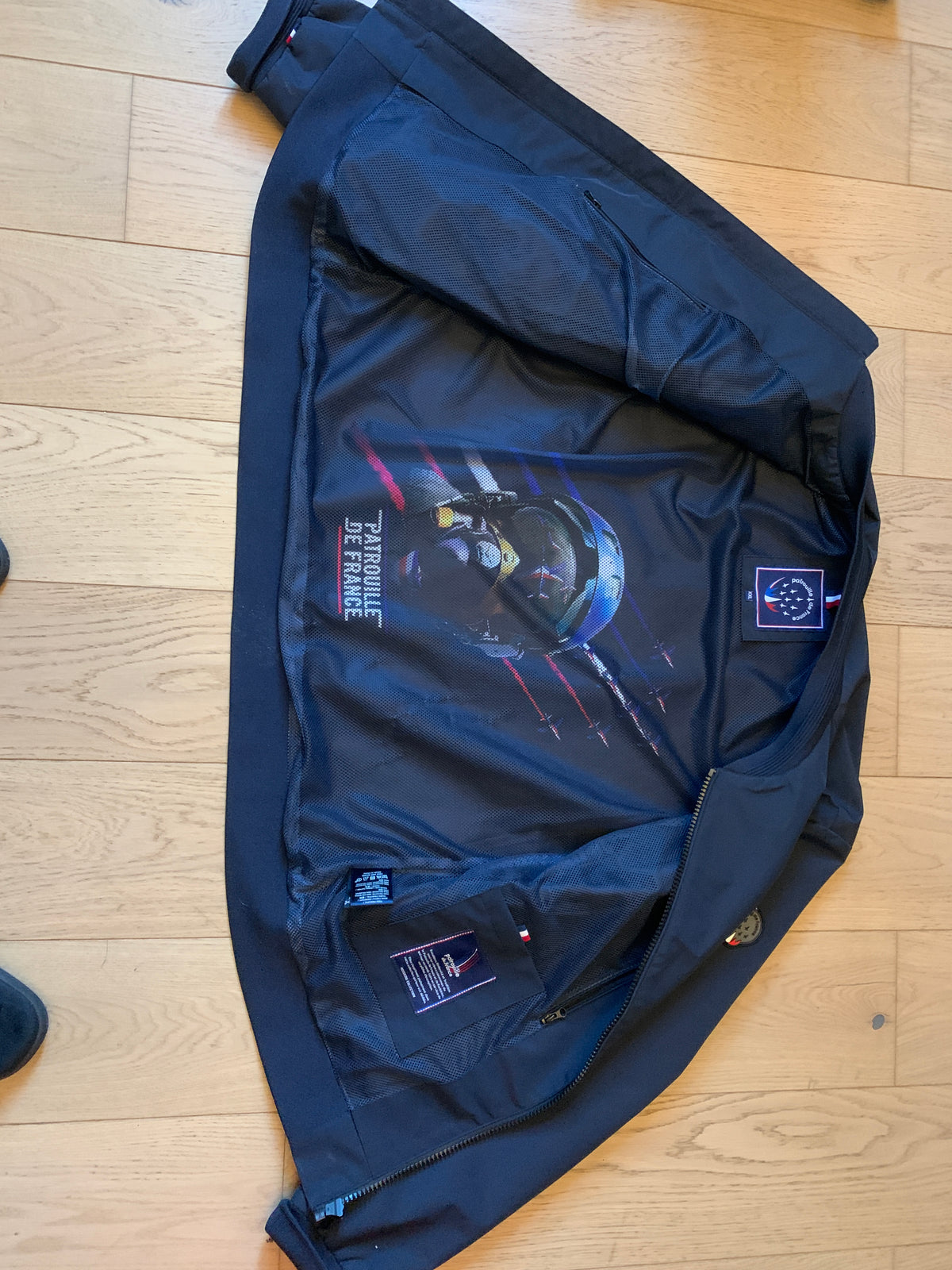 La veste imperméable Crew Airjet de la Patrouille de France