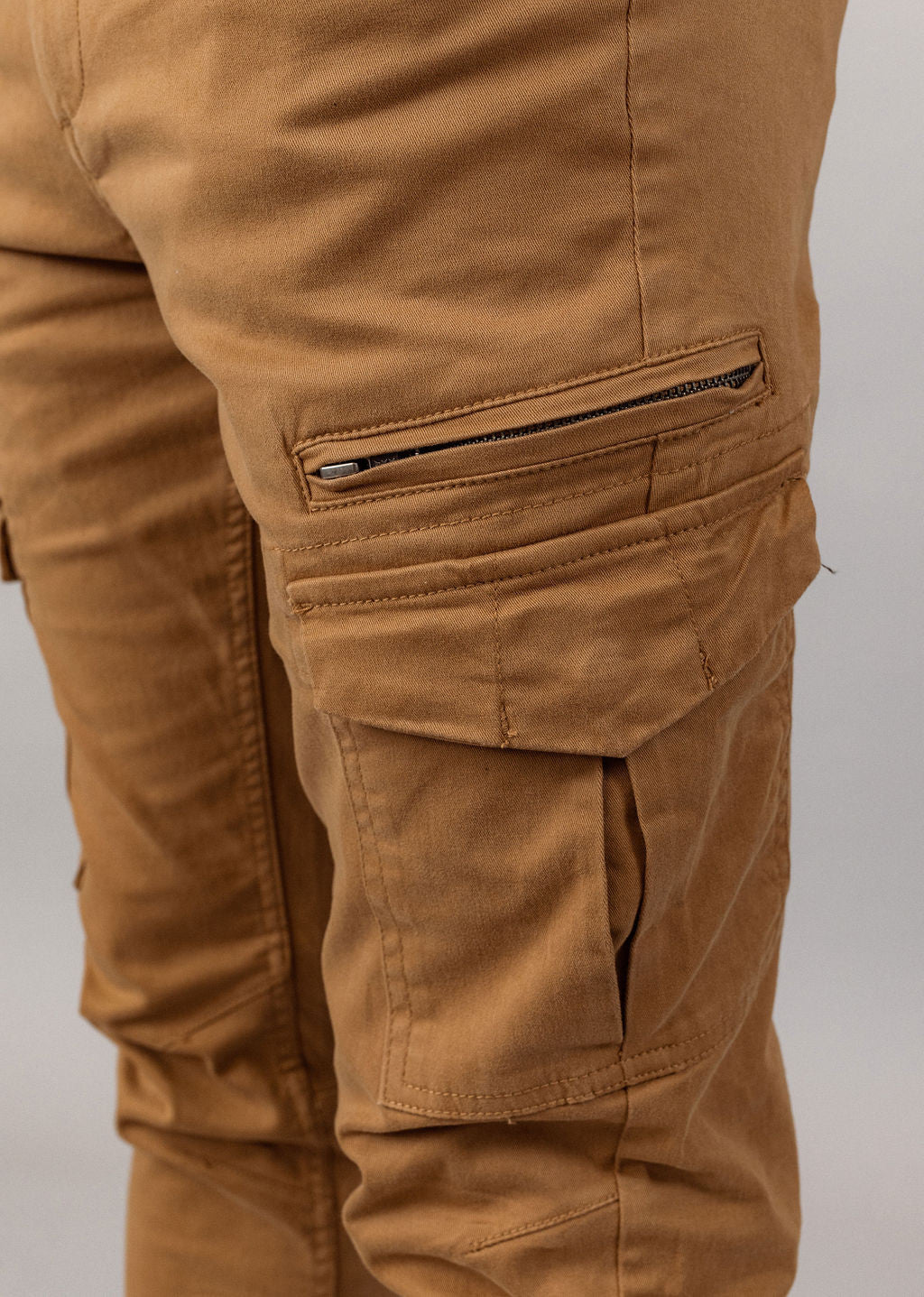 Chino camel LARGO MAHEVAN