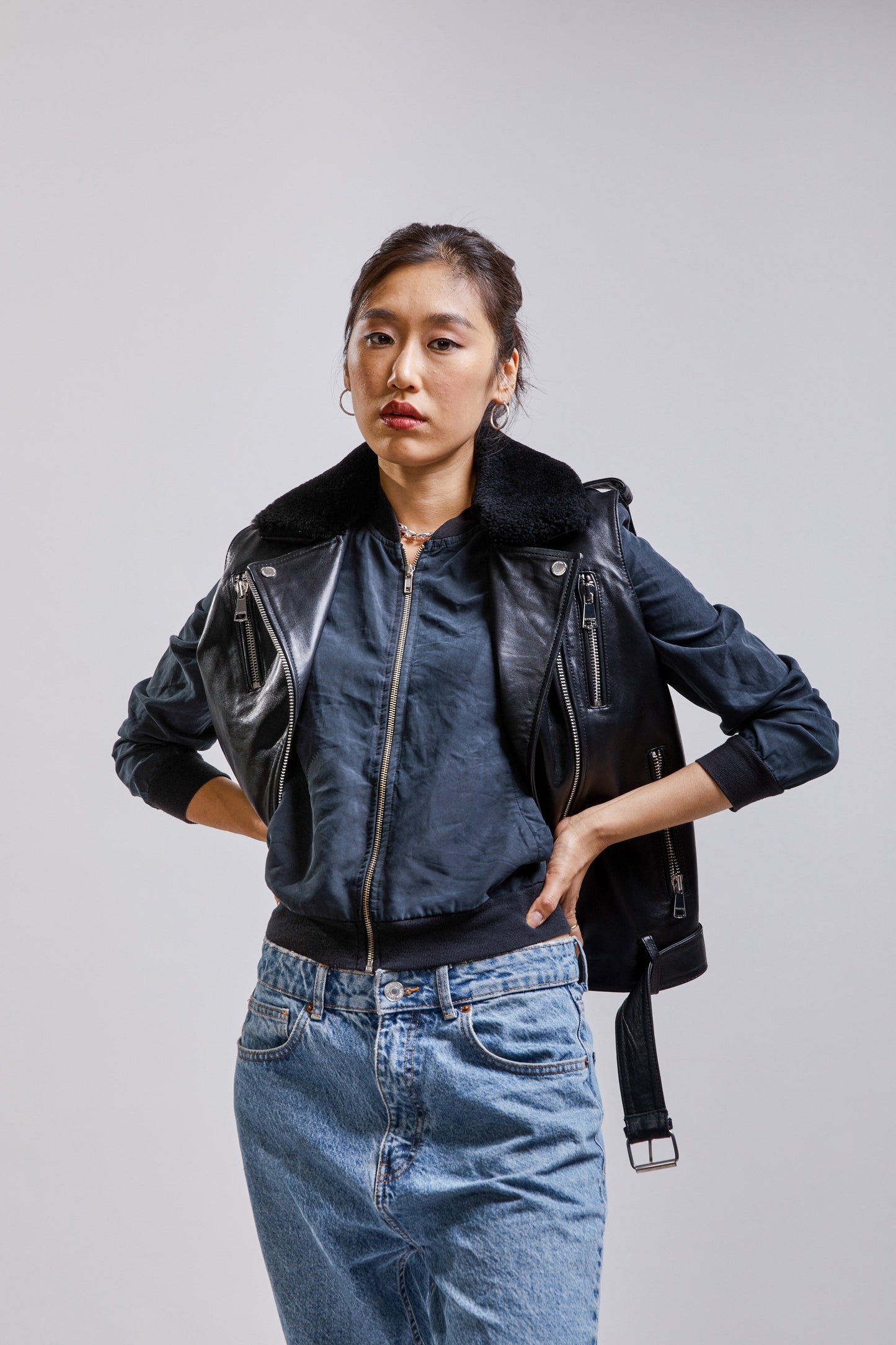 Veste sans manches en cuir noire MILA SHYNE