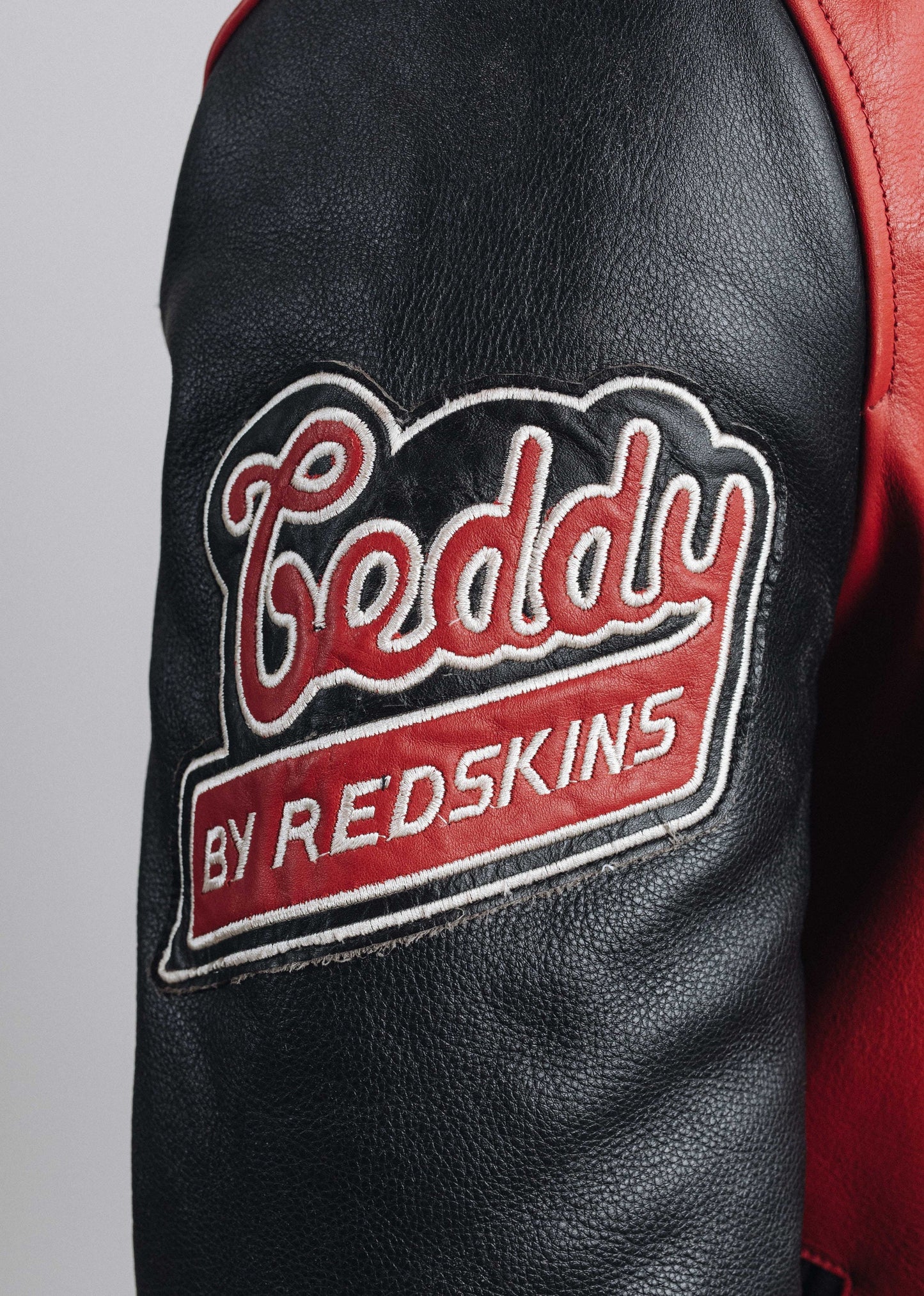 Blouson En Cuir rouge / noir SKATEBOARD COHIBA