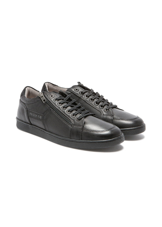 Baskets noires DISTRAIT