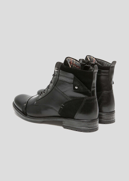 Boots YANI