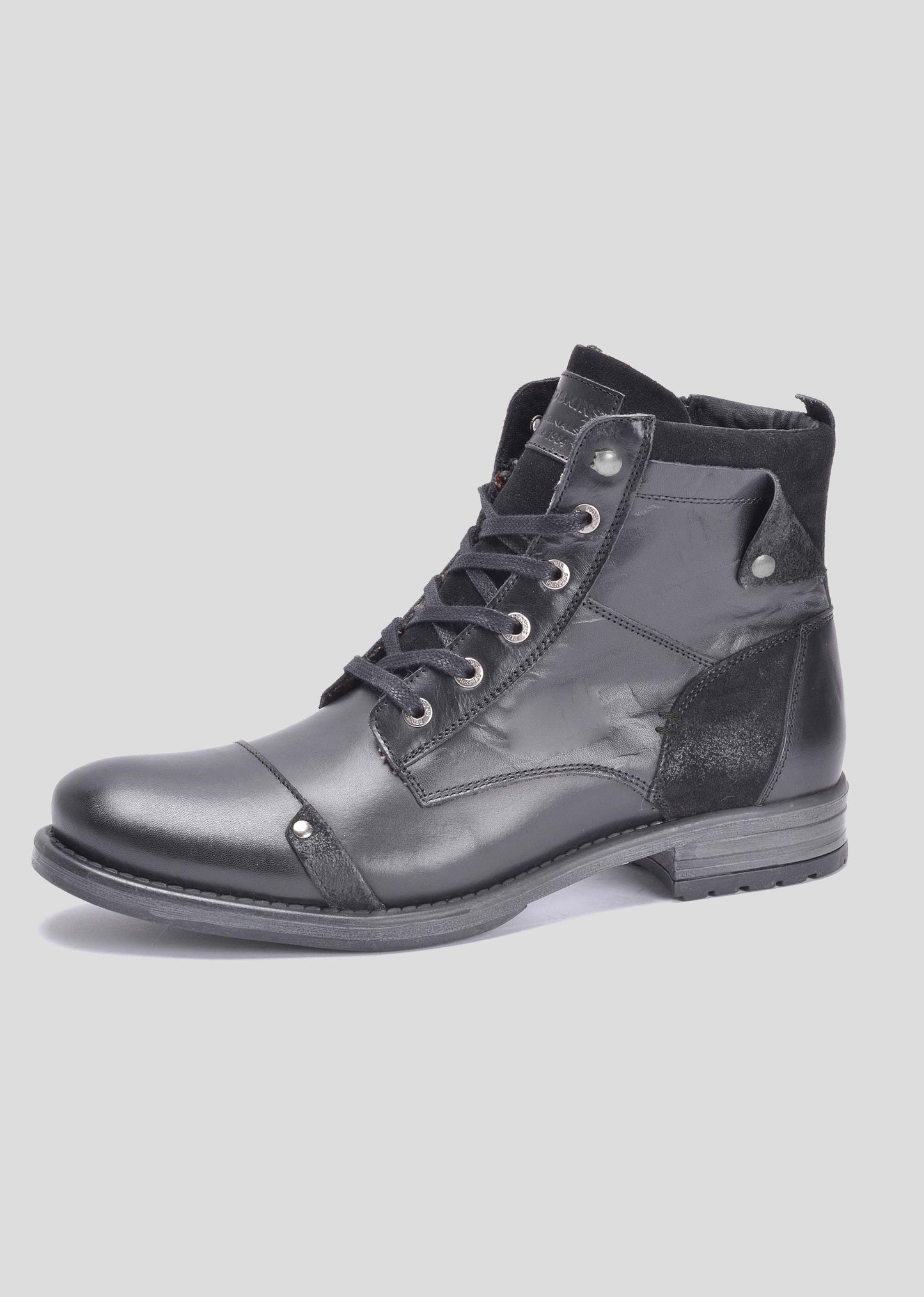 Boots YANI