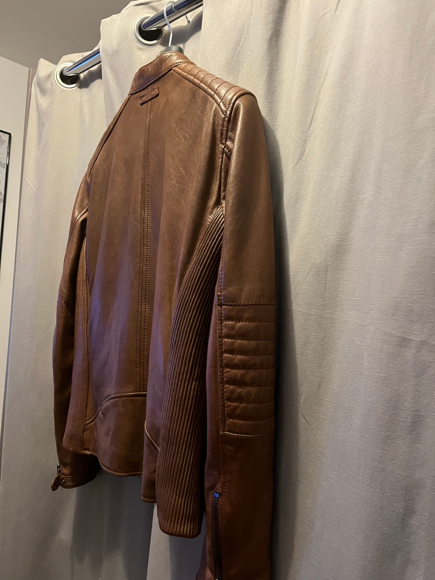 Veste cuir en excellent état ( neuve )