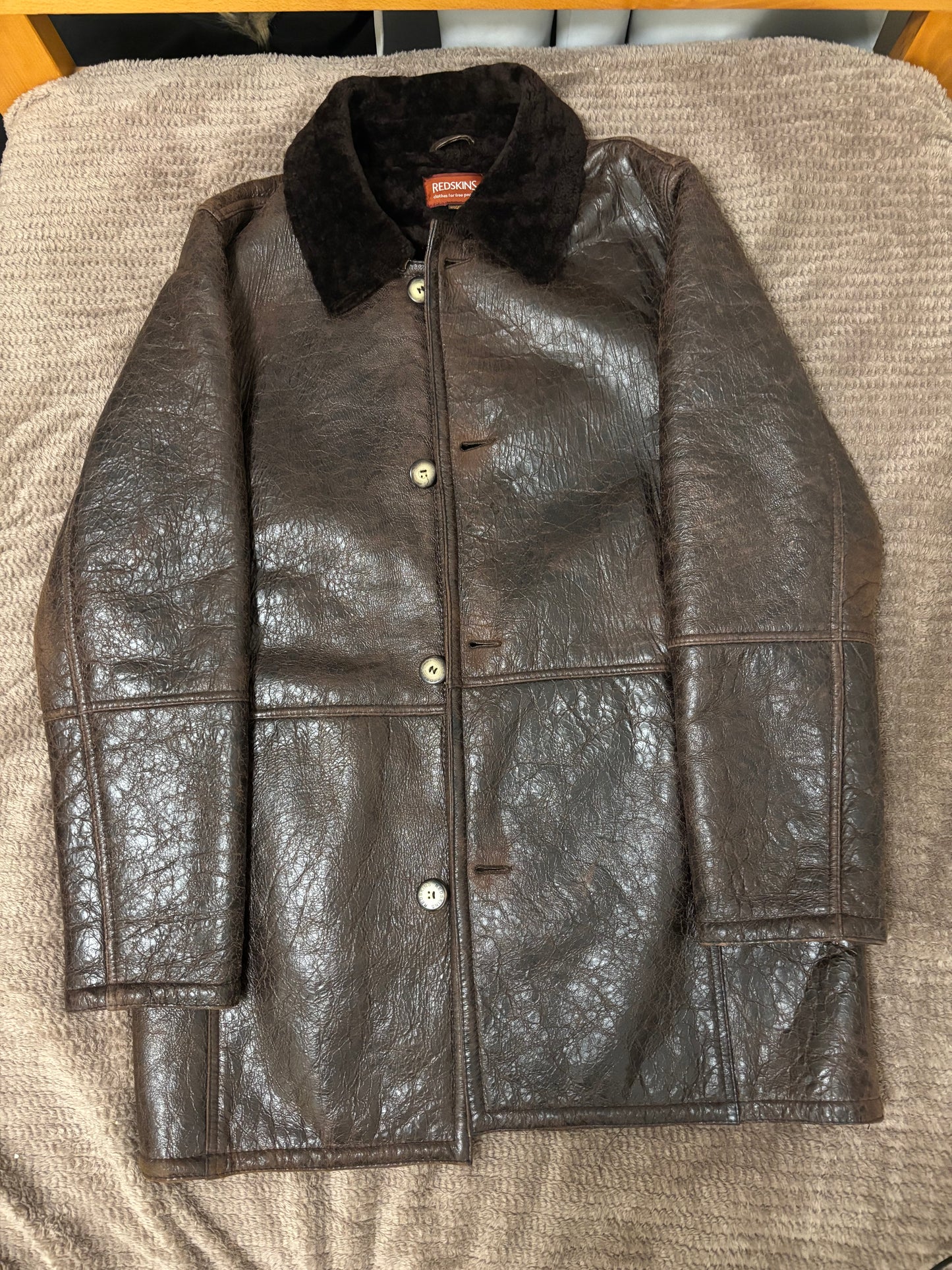 Blouson en cuir doublé mouton