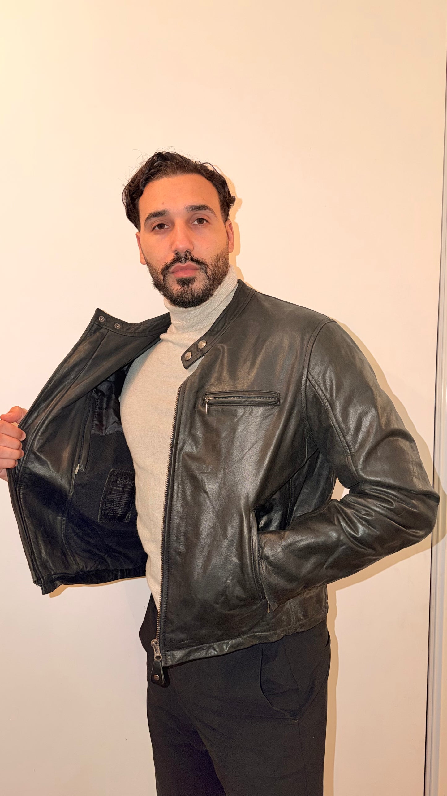 Veste cuir noir assez legere
